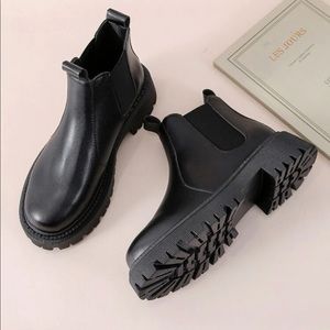 Womens Chelsea Boots